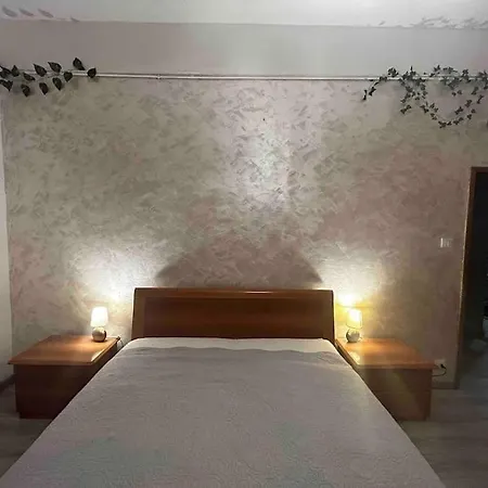 Apartament Mirella Apt, 2min Train Station Mestre