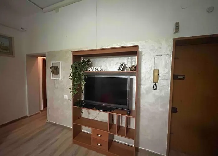 Mirella Apt, 2min Train Station 公寓 *