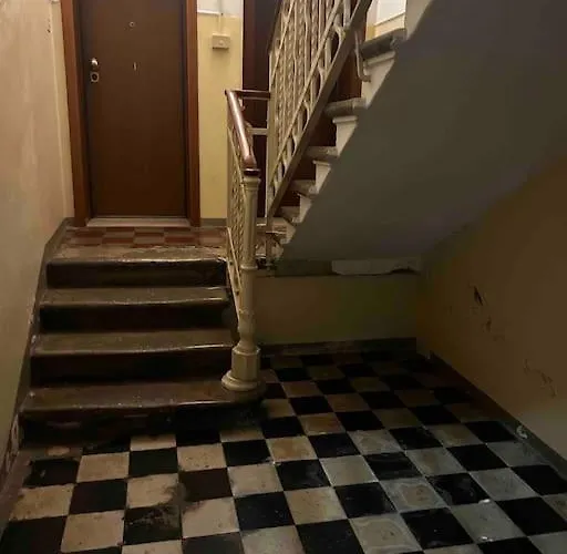 Appartement Mirella Apt, 2min Train Station