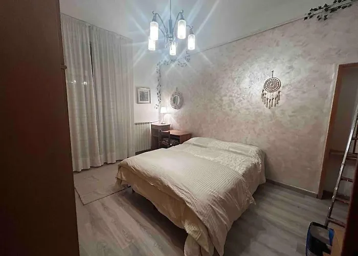 Διαμέρισμα Mirella Apt, 2min Train Station