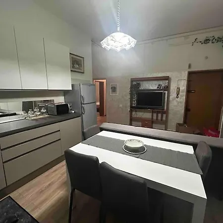 Mirella Apt, 2min Train Station ميستر