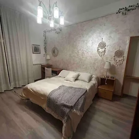 Mirella Apt, 2min Train Station شقة ميستر